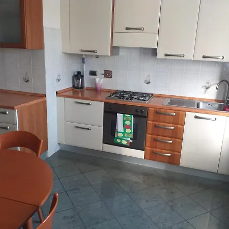 Ozzano Centro Apartment *