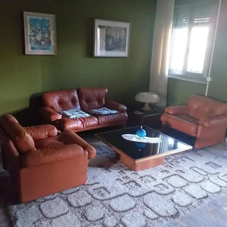 Ozzano Centro Apartment *